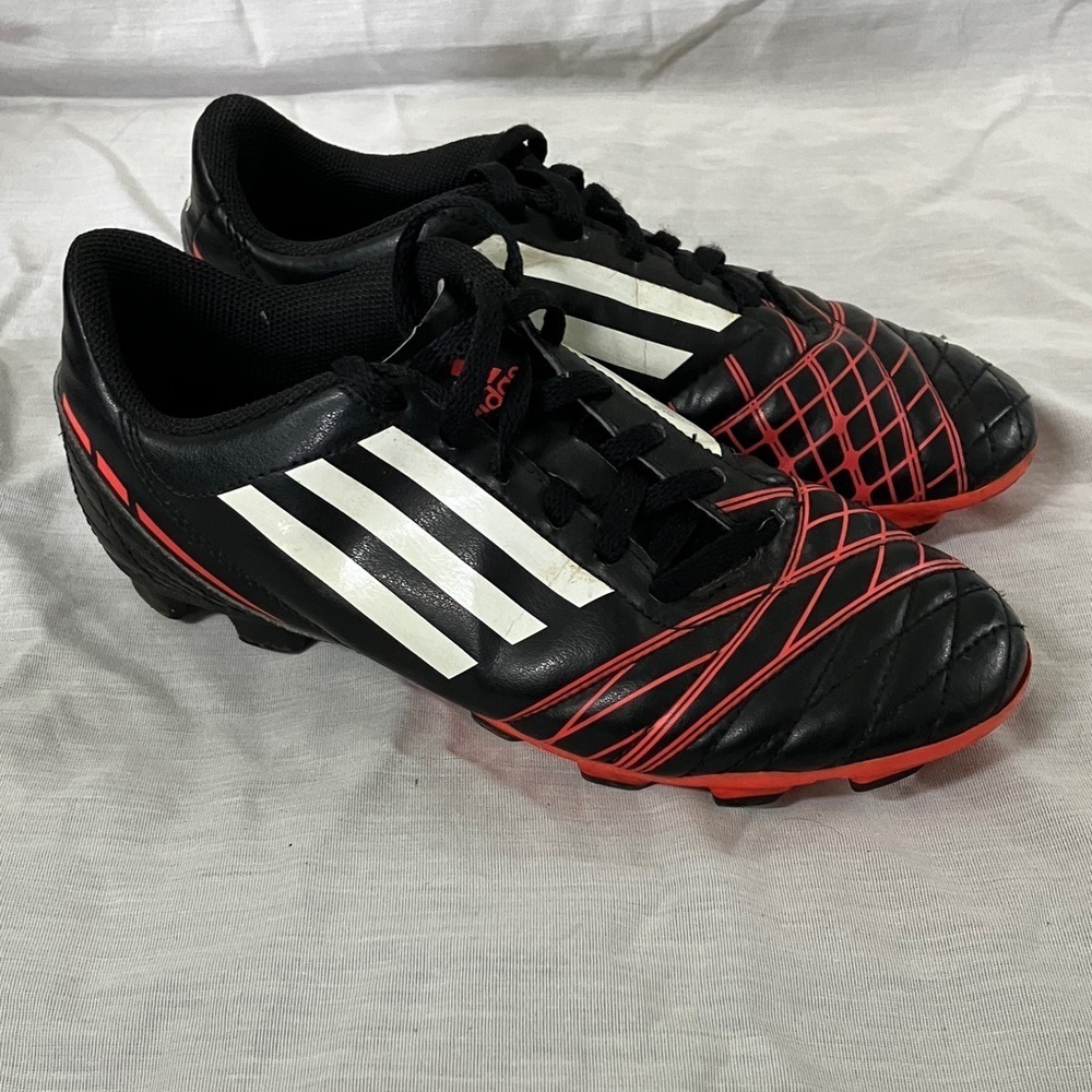 Adidas Men's size 5 soccer / football Athletic Shoes cleets
